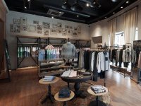 服裝專賣店室內(nèi)裝修裝飾設計效果-1116-05